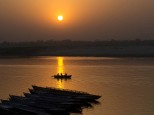 people02dawn-on-the-ganges-river